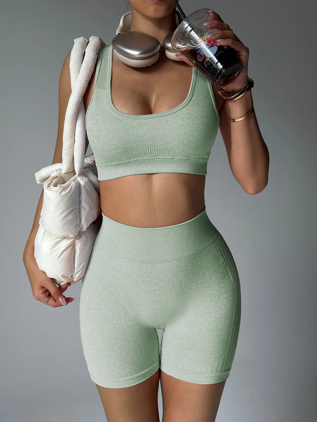 Seamless Yoga Set – Bra & Shorts