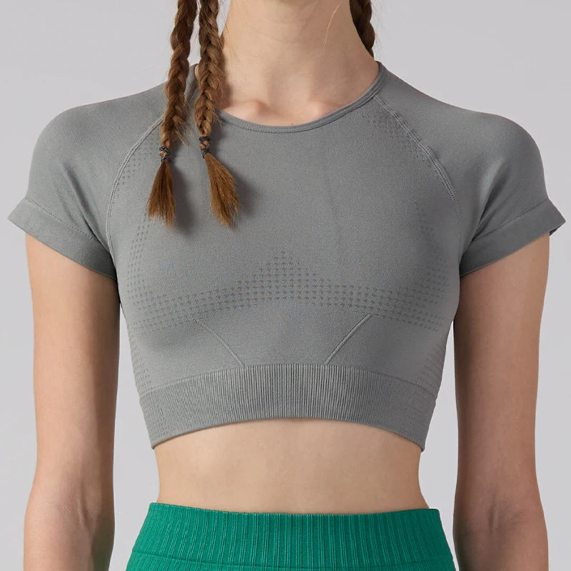 Women's Quick-Dry Yoga Top – Slim Fit for Training