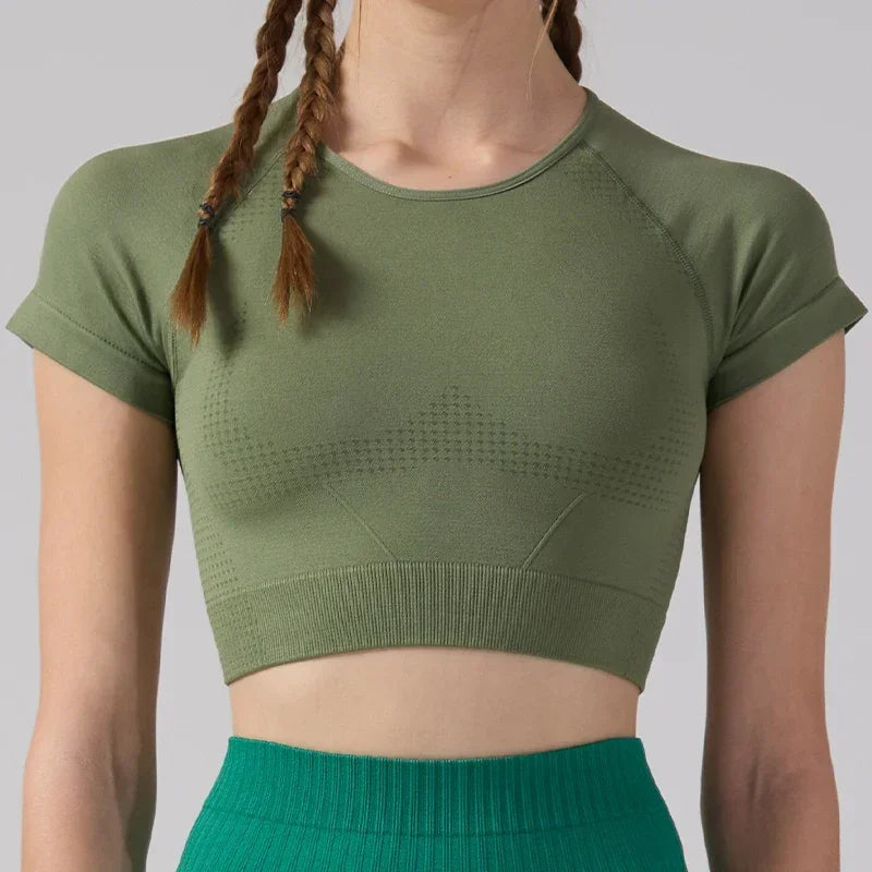 Women's Quick-Dry Yoga Top – Slim Fit for Training