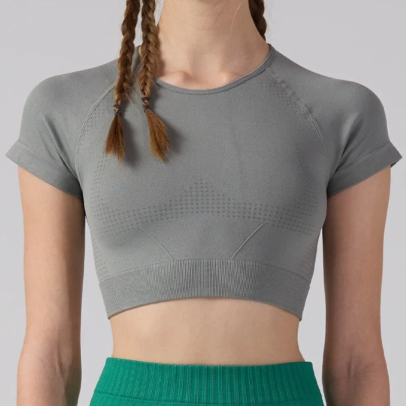 Women's Quick-Dry Yoga Top – Slim Fit for Training